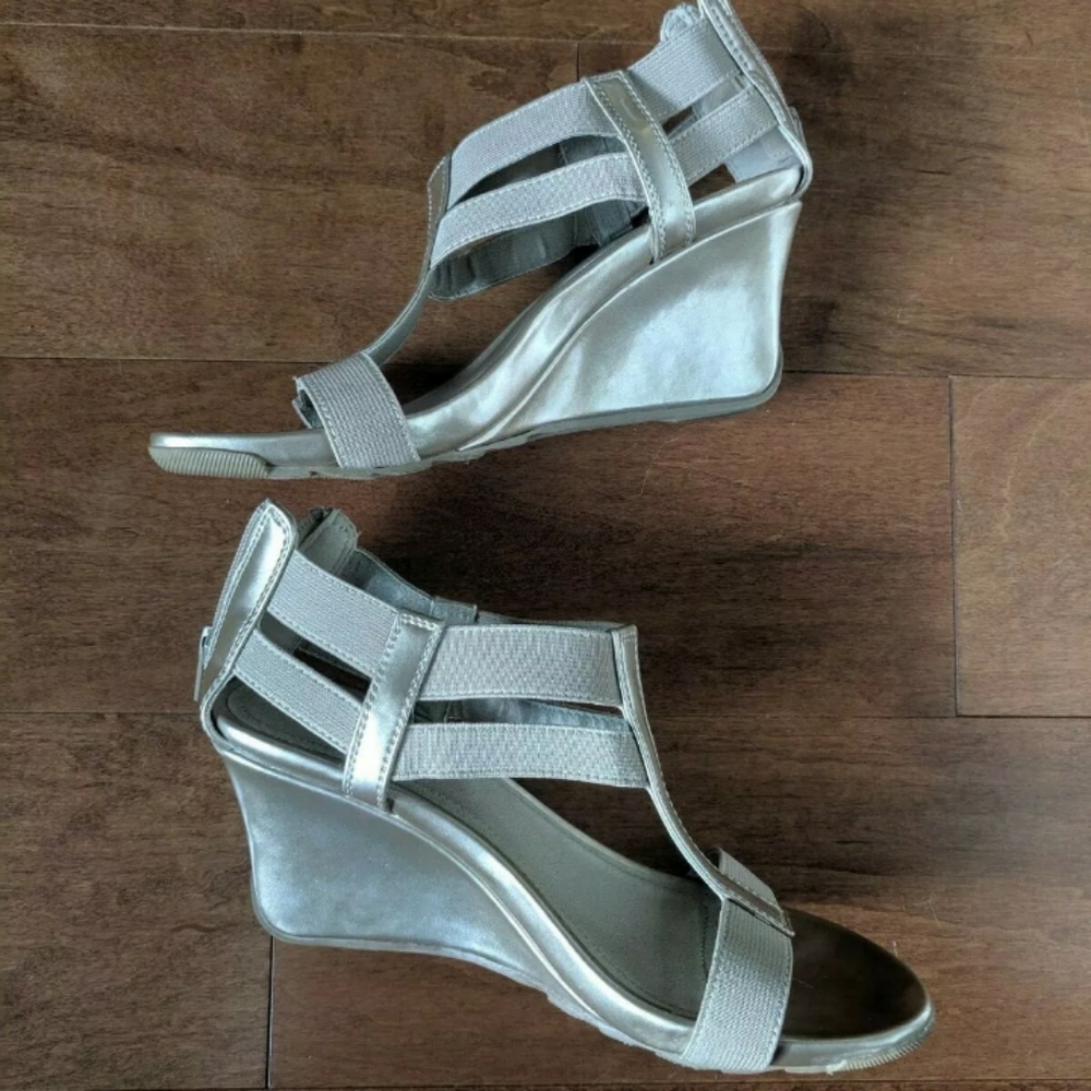 Kenneth Cole Reaction Gold Wedge Sandals